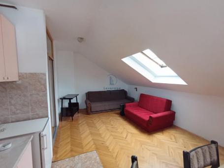 Tozino Voće, Crkvena, 24m2