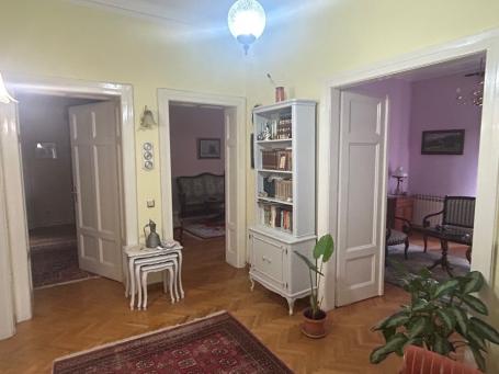 Ekskluzivan salonski stan, Voždovac, ul. Koste Jovanovića. Preporuka!
