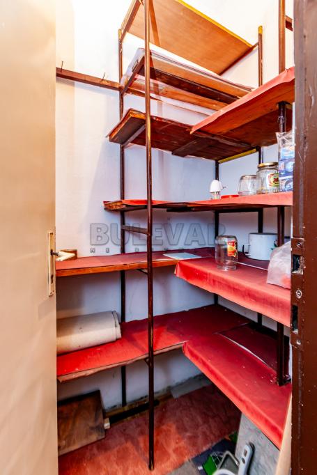 Deo kuće u blizini Doma zdravlja, 131m2
