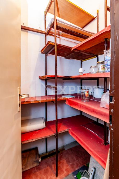 Deo kuće u blizini Doma zdravlja, 131m2