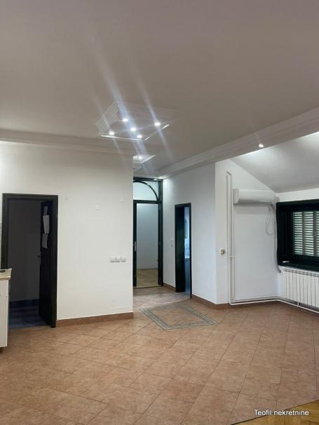 NOVI SAD NOVI SAD 260m2 , 2500e