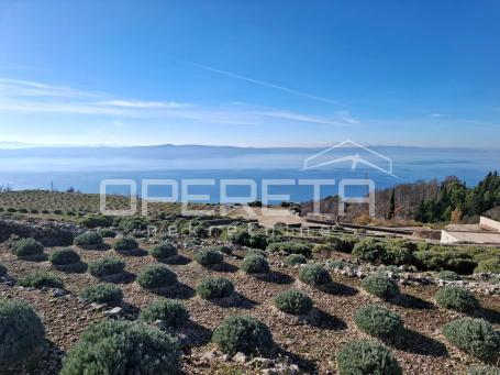 Podgora - poljoprivredno zemljište s panoramskim pogledom