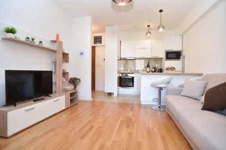 Luksuzan jednosoban stan 44 m² sa panoramskim pogledom na more – Harmonia, Zavala