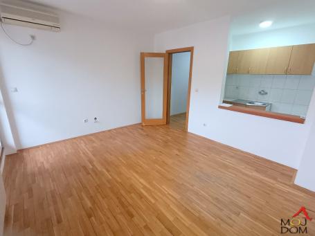 NOVI SAD - ROTKVARIJA - GARSONJERA - 32 m2 - 107,000€