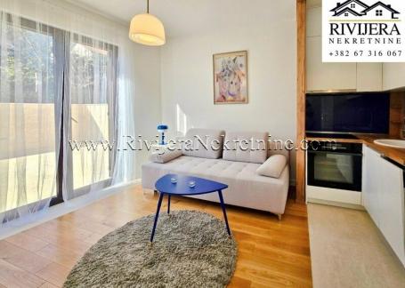 Na prodaju kompletno opremljen studio apartman s pogledom na more Tivat Pod Kuk