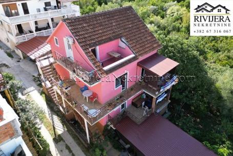 Kuća sa prelijepim pogledom na zaliv Tivat obala Djurasevica