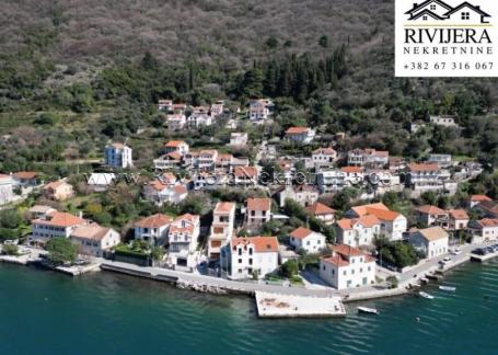 Zu verkaufen urbanisiertes Grundstück in Lepetane Tivat