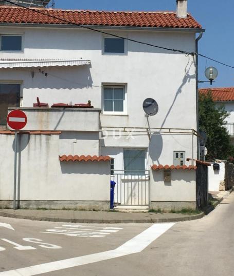 MEDULIN, ISTRA - PRILIKA! Kamena kuća u centru grada