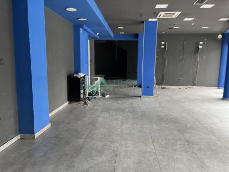  Ekskluzivan poslovni prostor-lokal na Grbavici, ukupne površine 306m² 