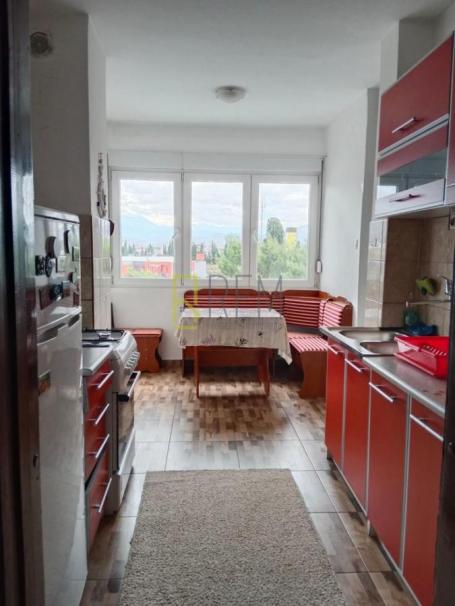 Prodajemo- jednosoban, polunamjesten stan 52 m2 na Tuskom putu