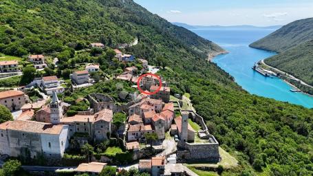 PRILIKA!!!! RIJETKOST U PONUDI!!! SAMOSTOJEĆA KUĆA SA POGLEDOM NA MORE U STAROGRADSKOJ JEZGRI