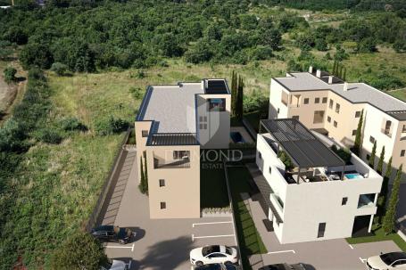 Poreč, Erdgeschosswohnung mit Garten nur 900 m vom Meer!