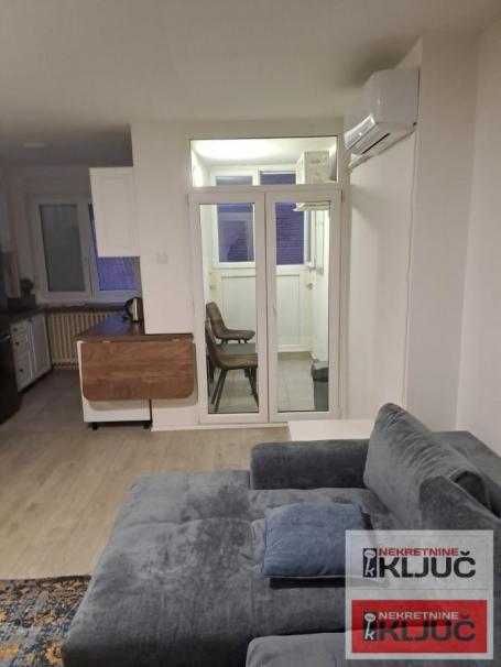 NOVO NASELJE, ŠONSI, 55m2, Dvoiposoban, Renoviran
