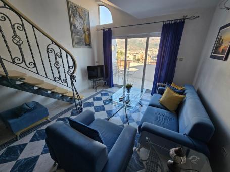 Prodaja dupleks trosobnog stana 81m2 sa panoramskim pogledom na more i grad-Budva, Vidikovac