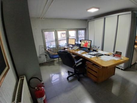 Izdaje se poslovni prostor, 70m2