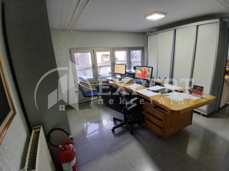 Izdaje se poslovni prostor, 70m2