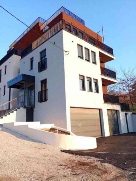 Surčin, centar, 1, 5, 50m2+50m2, nov