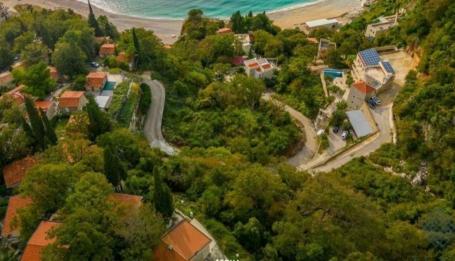 Prodaja građevinskog zemljišta –Reževići -Budva