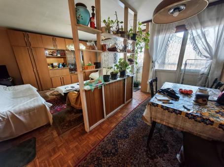 Liman  IV, trosoban porodičan stan. 80m2. (šifra: 1003600) 