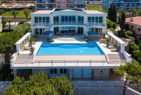 House Umag Crveni Vrh Luxury villa, first row from the sea !Umag Crveni Vrh.