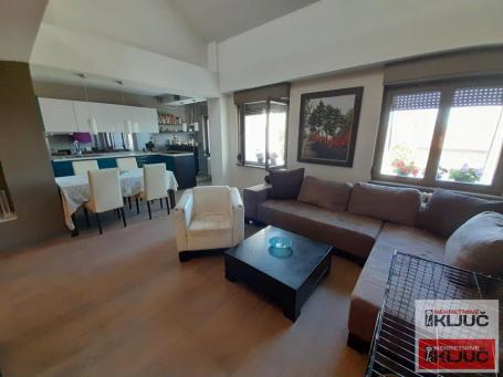 KOD SINAGOGE, 143m2, Petosoban-duplex, Unikat