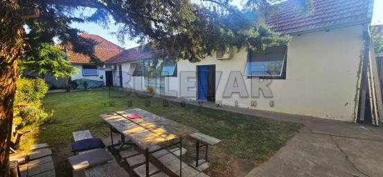Odličan stambeno poslovni objekat,  294m2, plac 606m2, Donji Komren blizu Idee