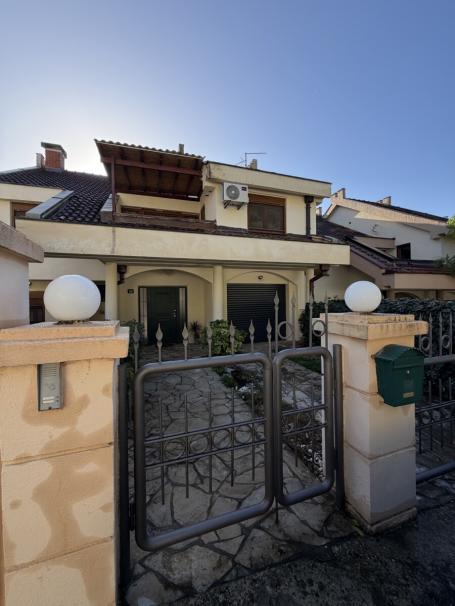 Stan 285 m² na Izdavanje – Gorica C, Podgorica