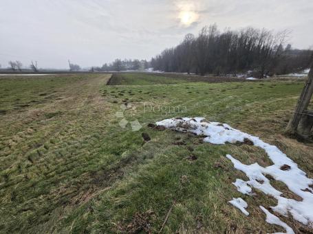 Zemljište 3.766m² u Luki nadomak glavne ceste prema Kupljenovom