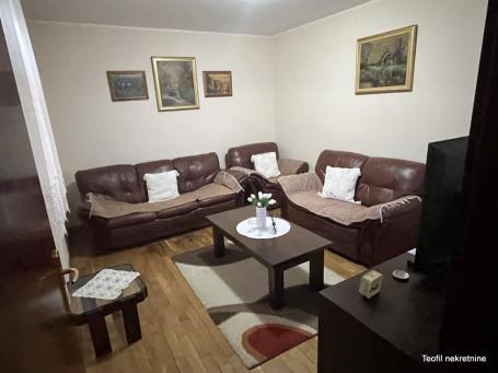 SURCIN SURČIN 81m2 , 500e