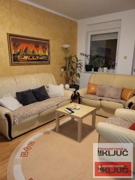 CENTAR, 82m2, Trosoban kod Pešačke zone, Namešten