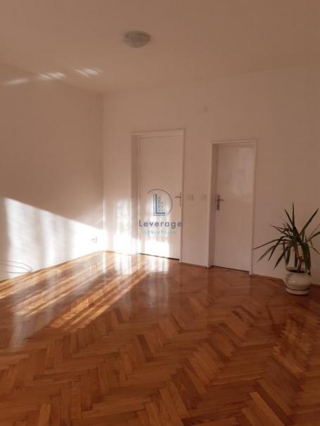 Skupština, Majke Jevrosime, 78m2