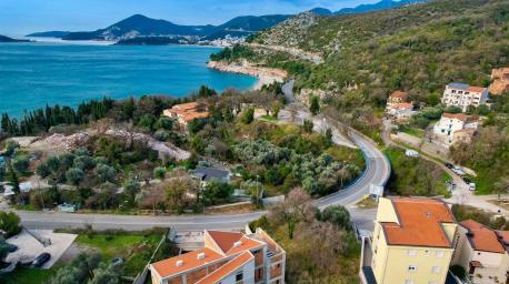 Na prodaju urbanizovan plac 1065m2 u Budvi, naselje Kamenovo, Sveti Stefan – 300 m od mora, sa pogle
