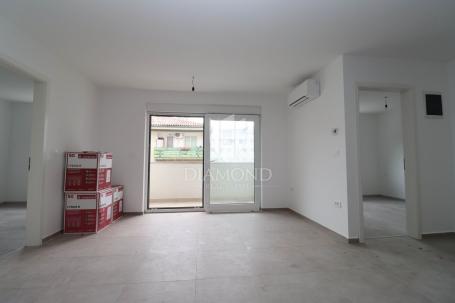 Savršen stan s 2 spavaće sobe u novoj zgradi s liftom - Pula