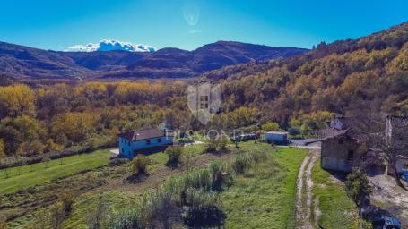 Motovun, okolica- kamena kuća s puno mogućnosti!