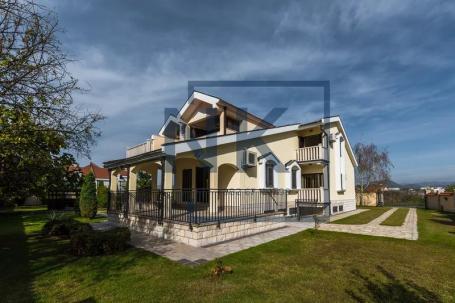 Najam/Izdavanje | Kuća | 370m2 | Podgorica, Zabjelo