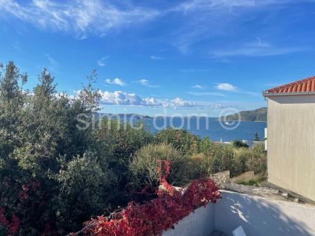 Apartmanska kuća 150m od mora, Čiovo