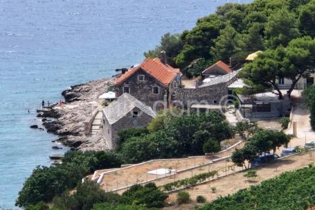 Građevinsko zemljište s idejnim rješenjem, Brač