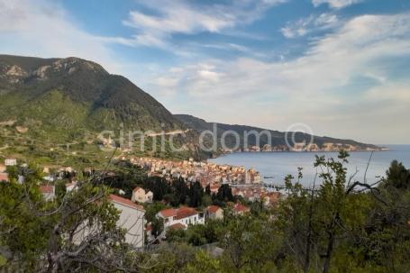 Zemljište s otvorenim pogledom na more, Komiža