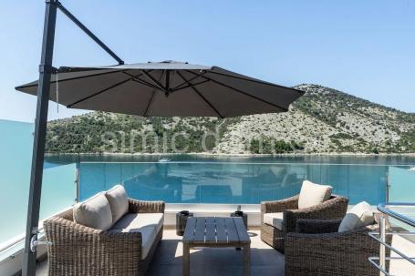 Apartman drugi red do mora, Marina