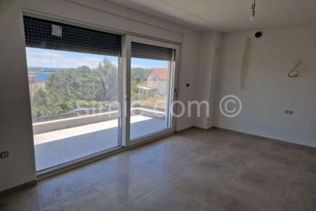 Novi apartman vrlo blizu plaže, Primošten