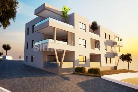 Prostrani apartman s pogledom na more blizu centra Vodica
