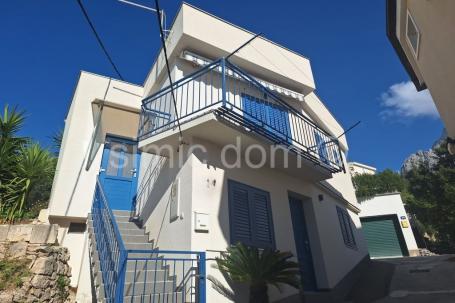 Apartmanska kuća 40m od mora, Krvavica