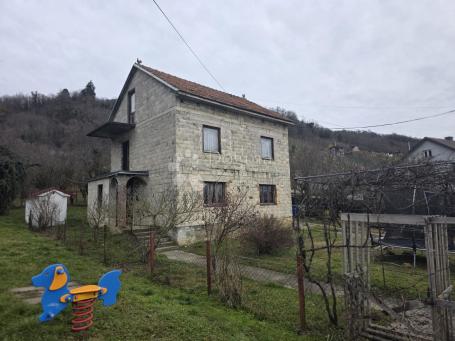 Kuća za adaptaciju nadomak centra Krapine – izvrsna lokacija