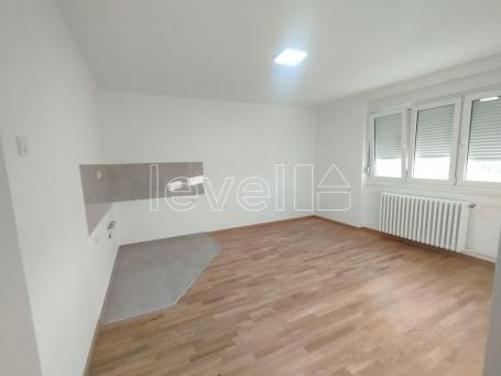 NOVI SAD - SAJAM - 54.00 m2