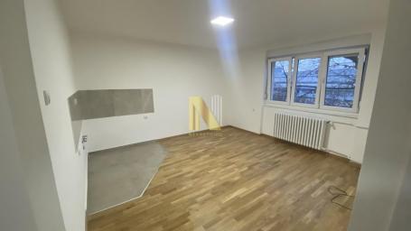Renoviran trosoban stan u Mičurinovoj ulici