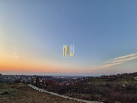 Novi Sad, Ledinci – plac sa fantastičnim pogledom na Dunav i Novi Sad