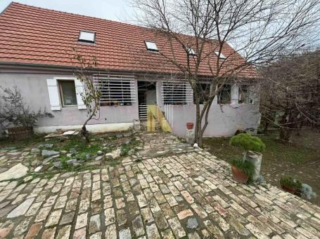 Kompletno renovirana kuća u Bukovcu
