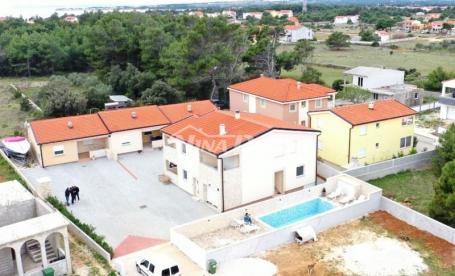 Apartmani s bazenom za turističke namjene