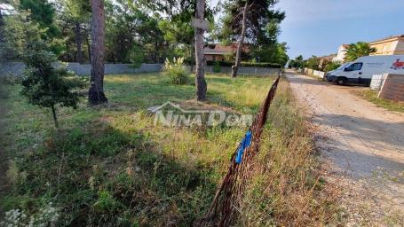 Građevinsko zemljište 600 m2 južna strana potrebna izrada UPU plana