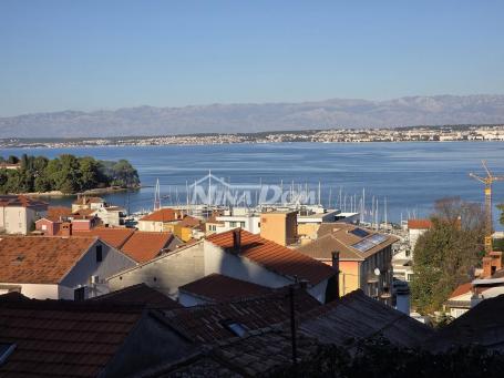 Preko otok Ugljan apartmanska kuća sa pet stambenih jedinica započeta gradnja